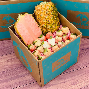 Pineberry Pinkglow Box with exotic fruits